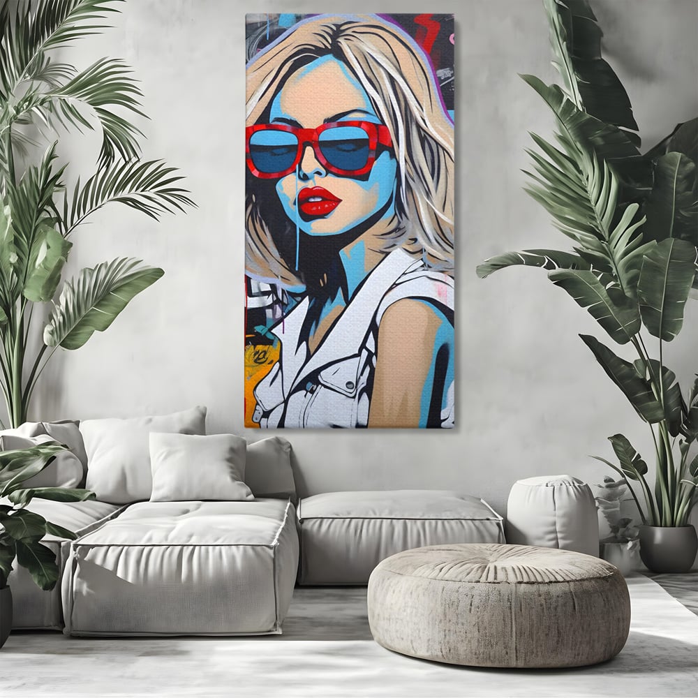Tablou canvas cu tablou canvas portret pop art femeie cu ochelari, fara rama, pe sasiu de lemn, pe perete intr-un living